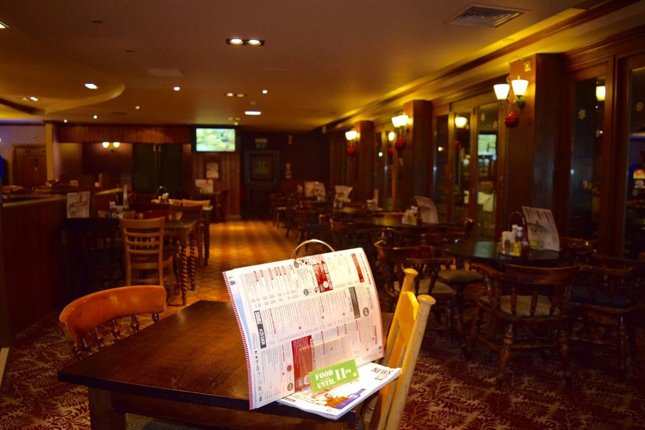 The Golden Acorn Wetherspoon Glenrothes Exterior foto