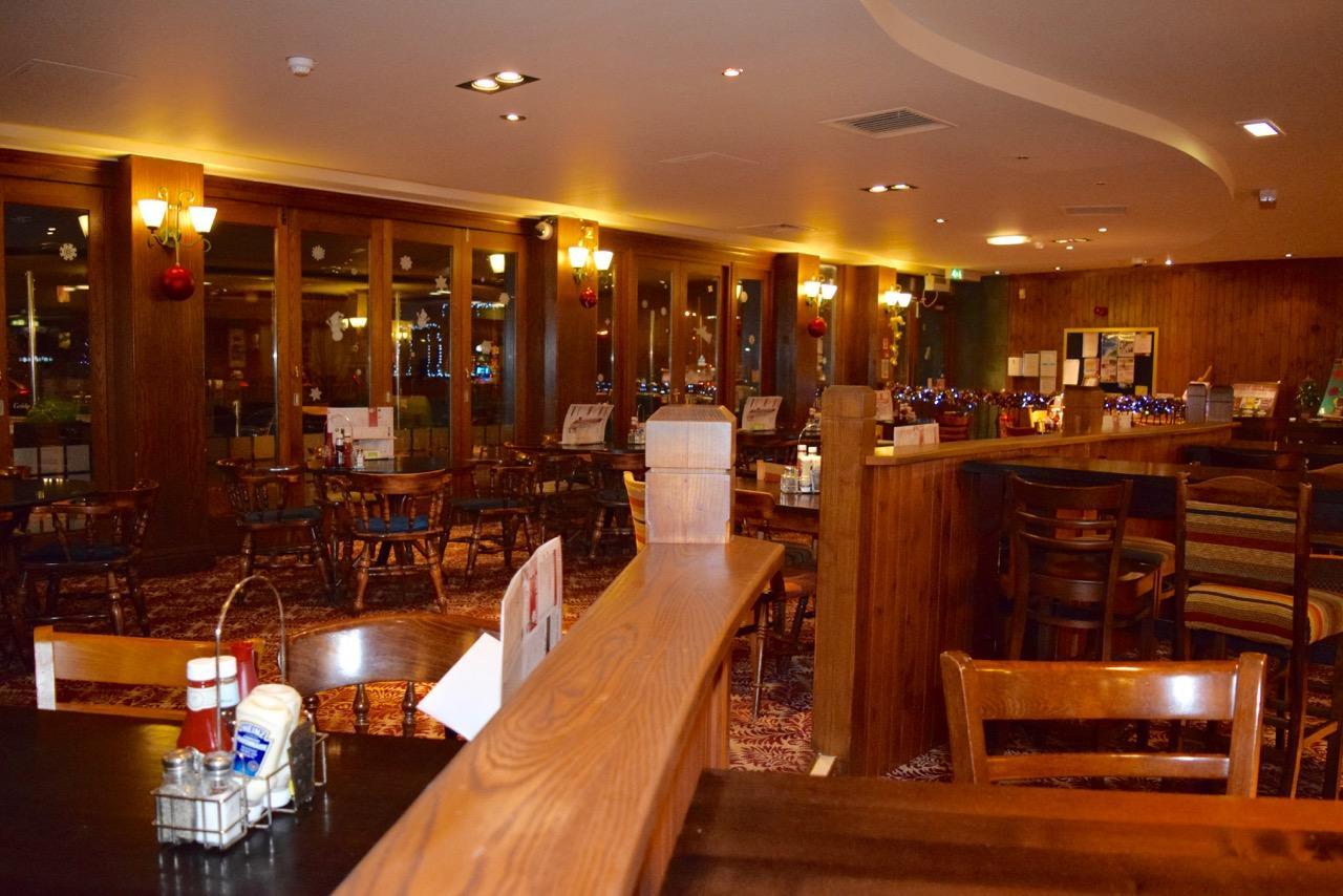 The Golden Acorn Wetherspoon Glenrothes Exterior foto