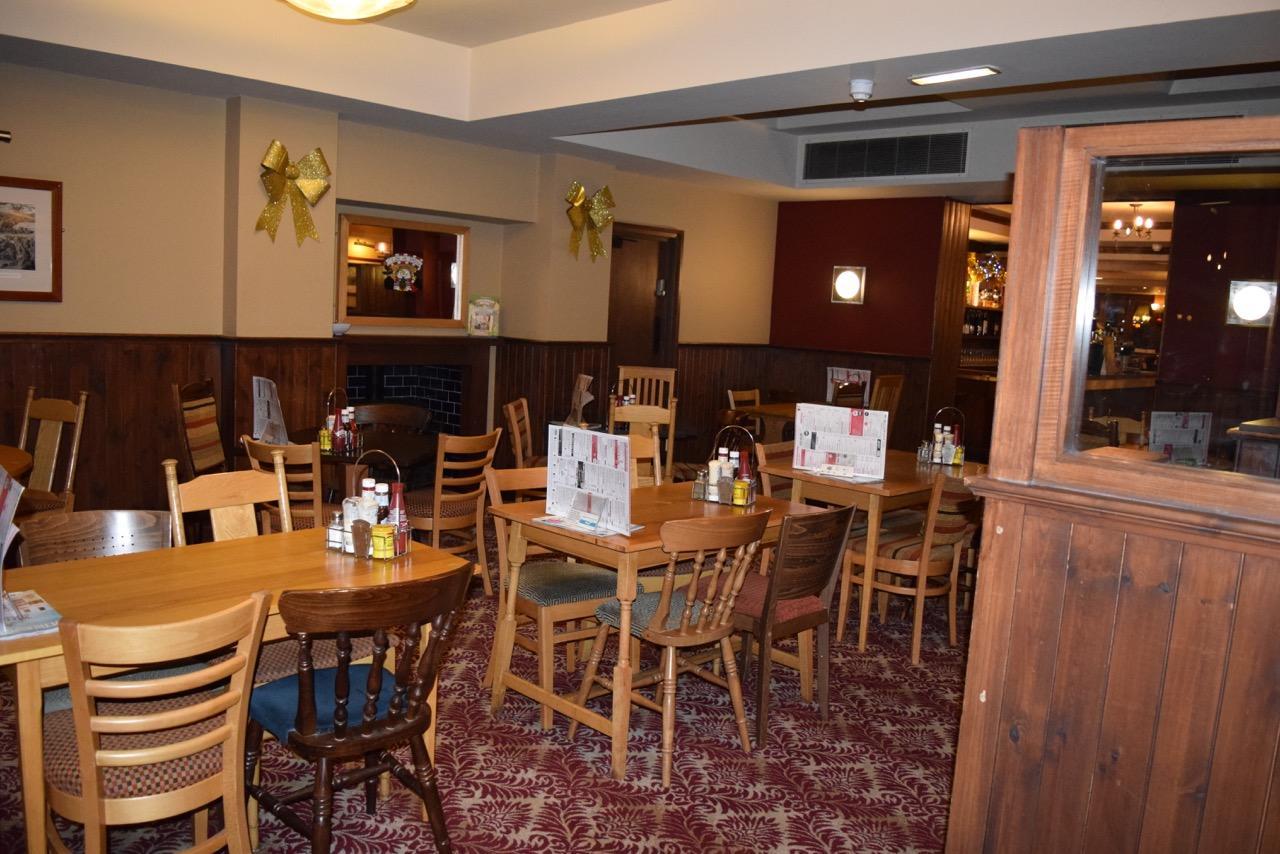 The Golden Acorn Wetherspoon Glenrothes Exterior foto